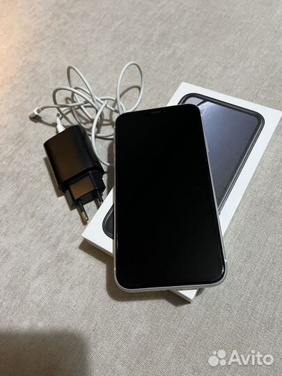Телефон iPhone xr
