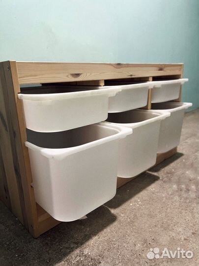 Стеллаж IKEA труфаст и стол со стульями IKEA