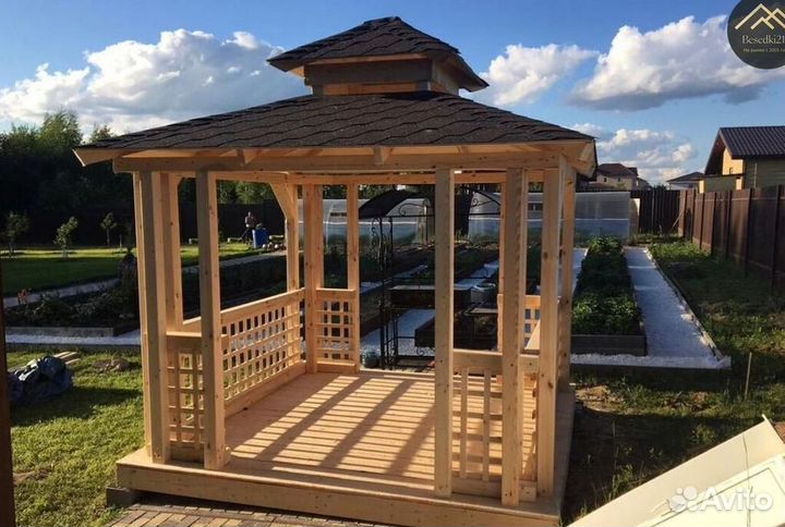 Беседка с мангальной зоной