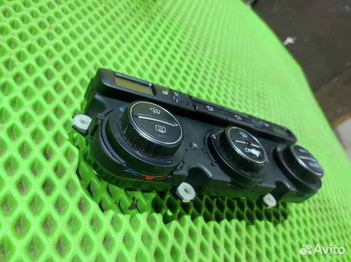 Блок управления климат-контролем Volkswagen Passat