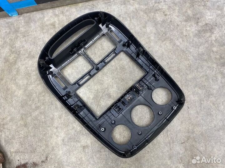 Накладка на торпедо Kia Cerato 1.6 G4FC 2006