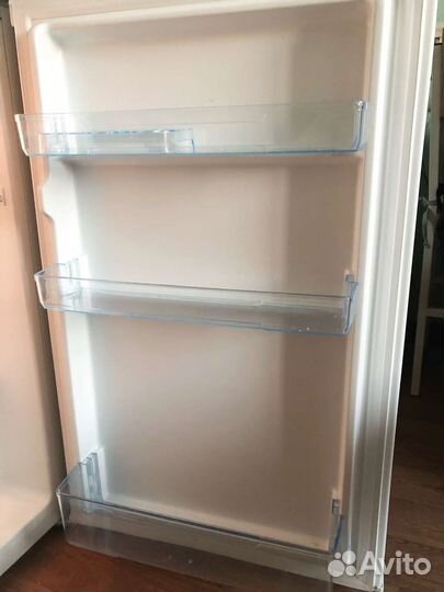 Холодильник Hi