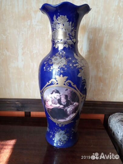 Напольная кобольтовая ваза. Фарфор. Новая