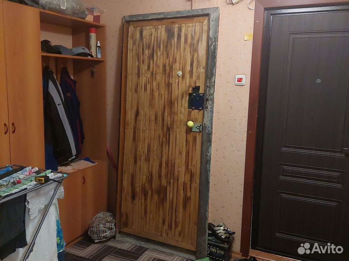 Дверь входная металлическая б/у