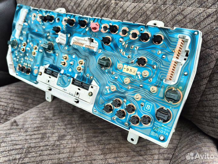 Панель приборов Toyota Hiace H100 1KZ АКПП