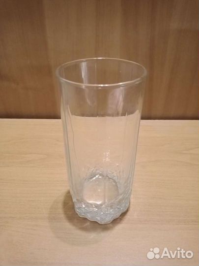 Бокалы, бокалы под мартини, стопки, рюмки