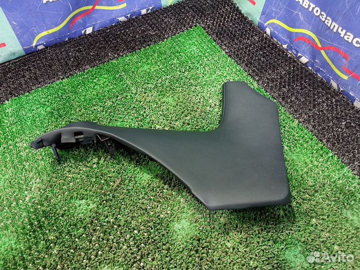 Накладка консоли левая Lexus LX570