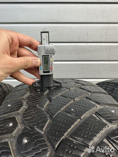 Gislaved Nord Frost 200 235/60 R17 106T