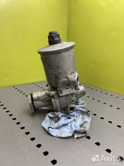 Насос гур Mercedes 190 W201