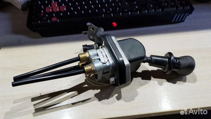 Кран ручного тормоза Грузовые Камаз 5490 S5