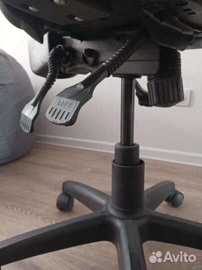 Компьютерное кресло