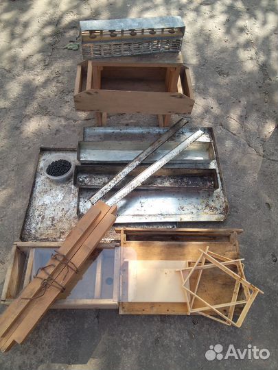 Арматура для воскотопки и другое.цена за всё