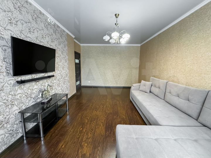 2-к. квартира, 60 м², 2/14 эт.