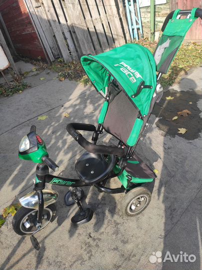 Велосипед детский трехколесный с ручкой