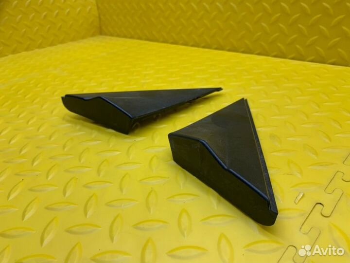 Накладка крепления зеркала Hyundai Solaris седан