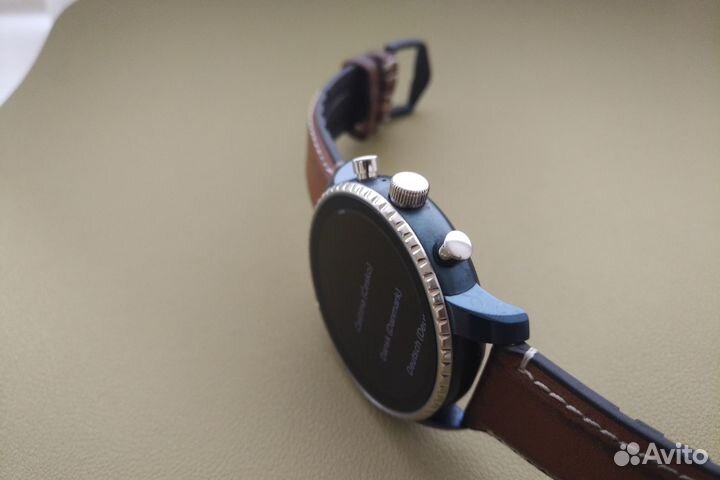 Fossil Q Explorist HR Gen 4