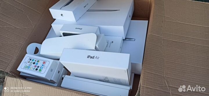 Коробки от техники Apple