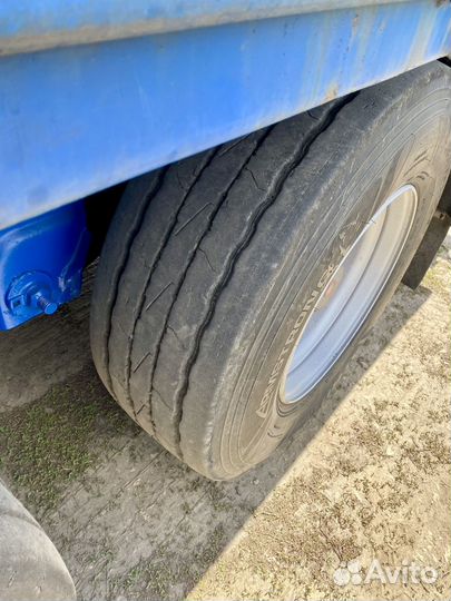 Полуприцеп бортовой зерновоз