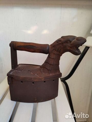 Утюг старинный,форма дракон (19век)