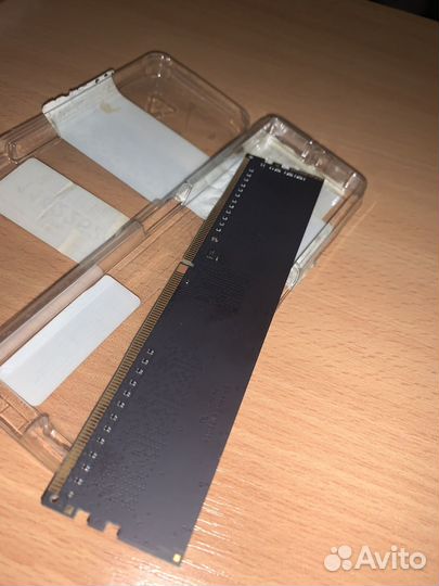 Оперативная память ddr4 4гб 2400Mhz