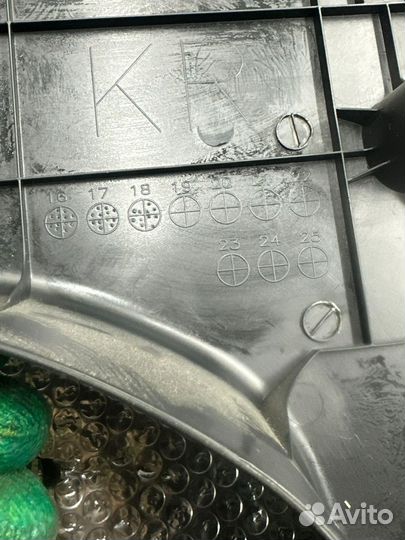 Накладка багажника правая Toyota Camry XV70, 2019