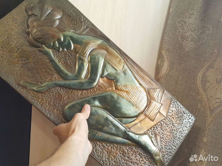 Огромное чеканное панно 