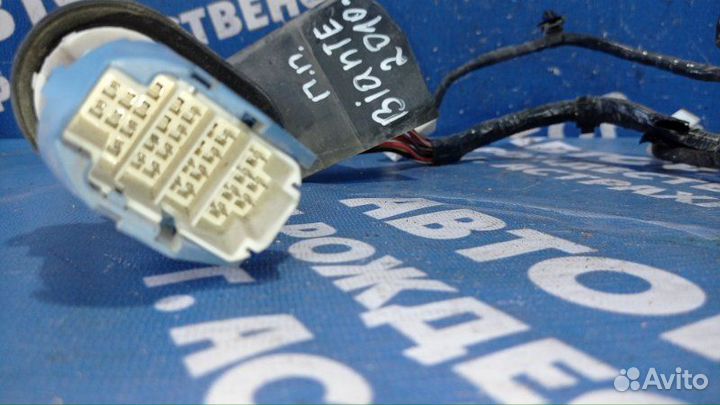 Проводка двери Mazda Biante минивен 2010