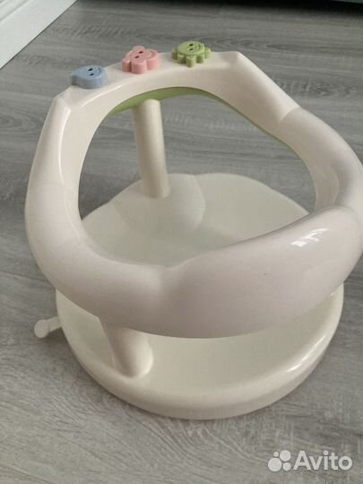 Стульчик для купания в ванной