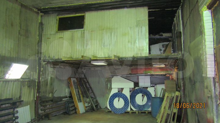 Гараж, > 30 м²