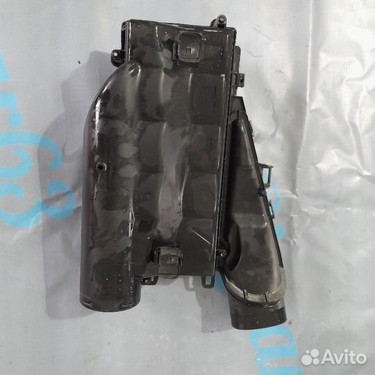 Корпус воздушного фильтра Mercedes-Benz Ml W166