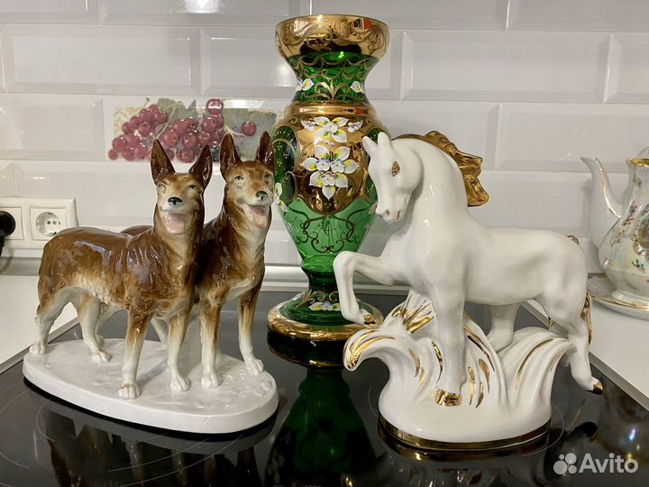 Статуэтка собак германия. Конь лфз. Ваза Богемия