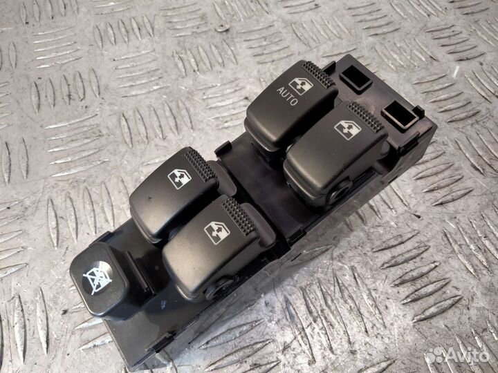 Блок управления стеклоподъёмниками Hyundai Matrix