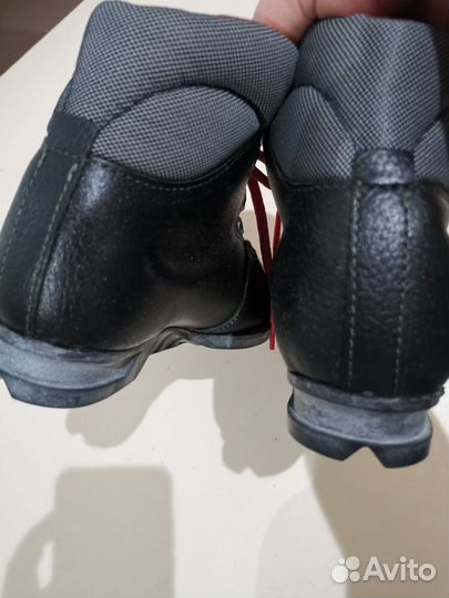 Лыжные ботинки классические