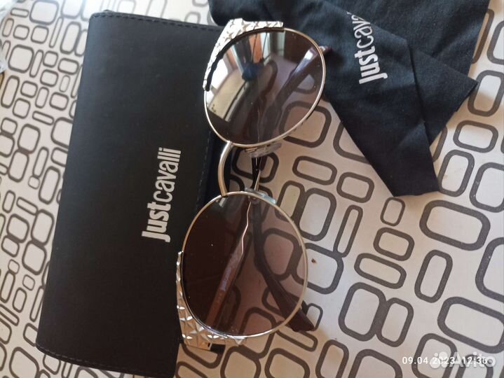 Солнцезащитные очки женские