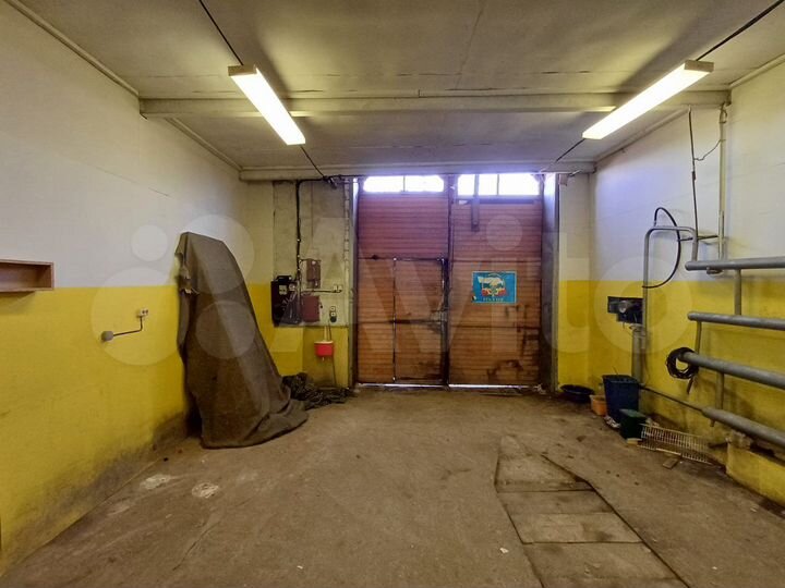 Гараж, > 30 м²