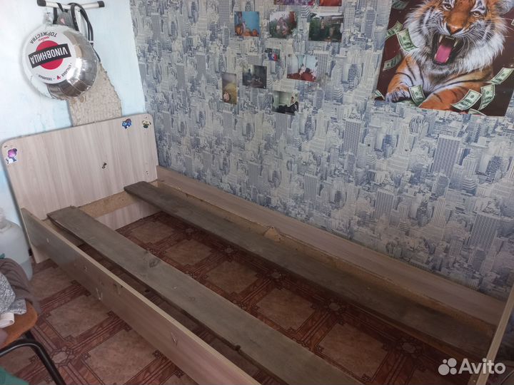 Кровать односпальная