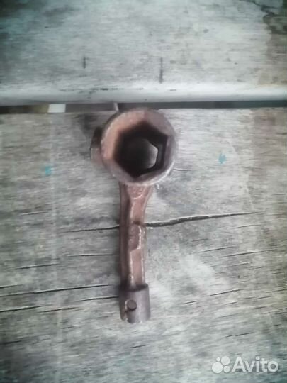 Ключ комбинированный свечной лмз