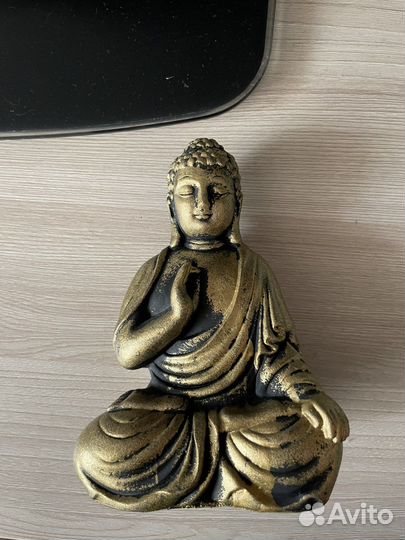 Статуэтка будды