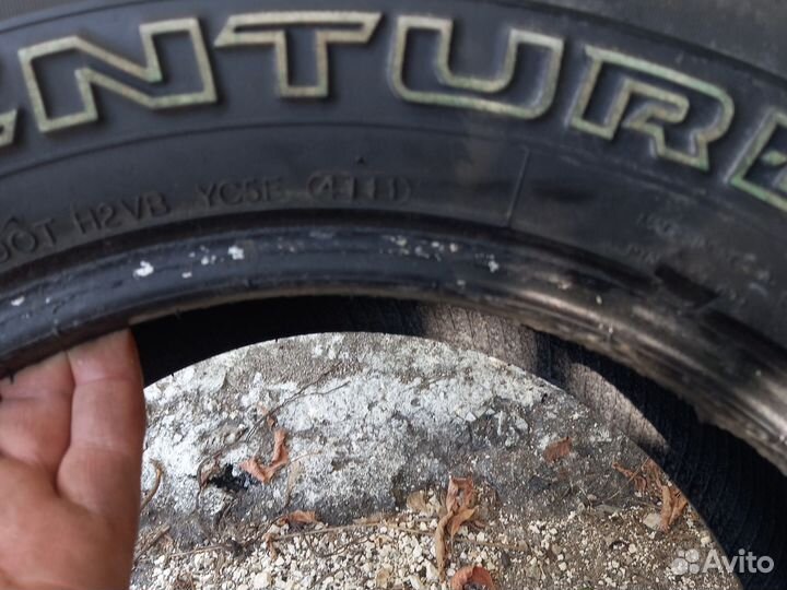 Kumho Road Venture APT KL51 235/60 R16 104H