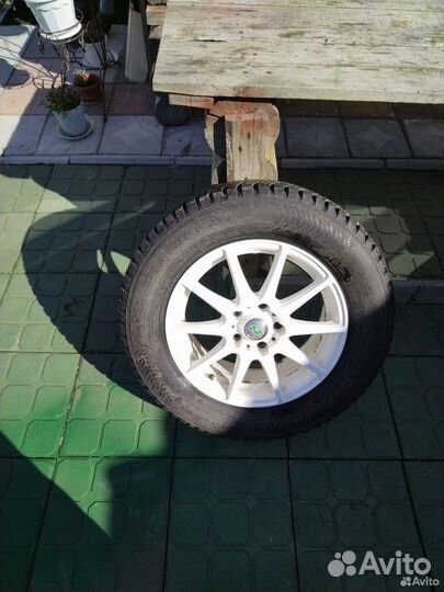 Колеса зимние 215 65 r16