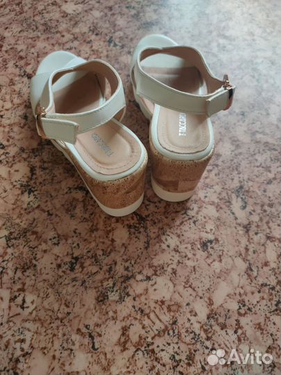 Босоножки новые 37р