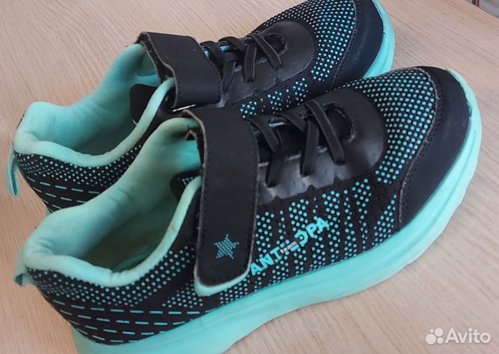 Кроссовки антилопа 35