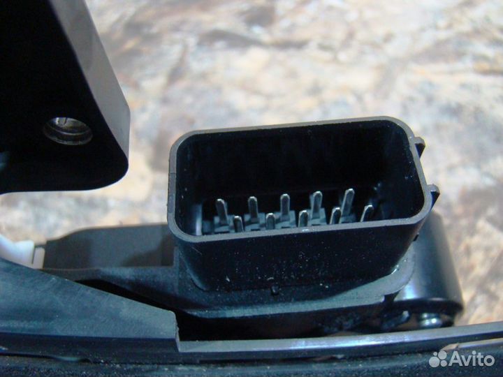 Ford Kuga 1 Замок двери задней правой