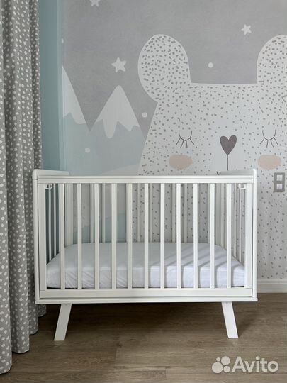 Детская кроватка с матрасом