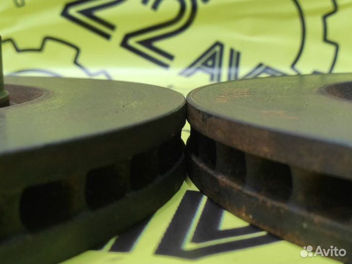 Диск тормозной комплект передний Subaru Legacy BLE