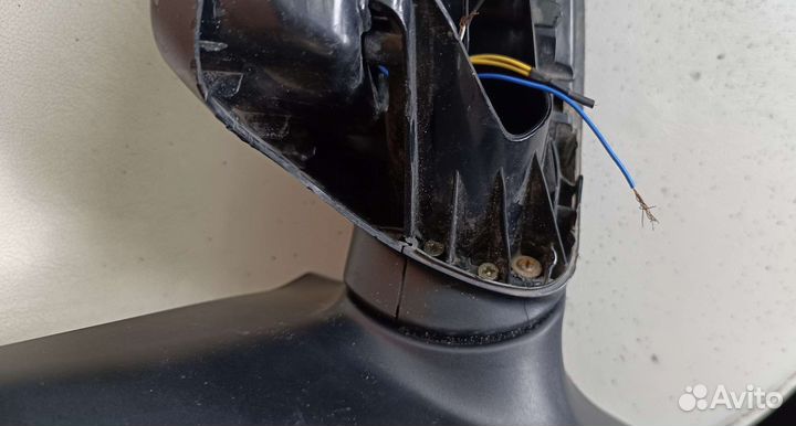 Боковое зеркало