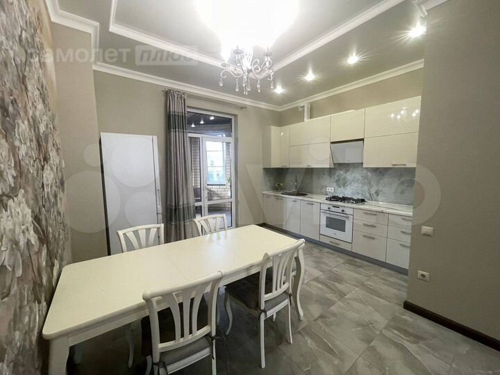 Дом 304 м² на участке 8 сот.