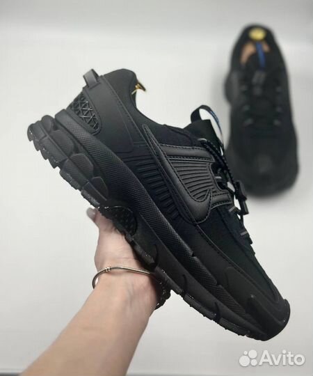 Nike Vomero 5 Roam мужские