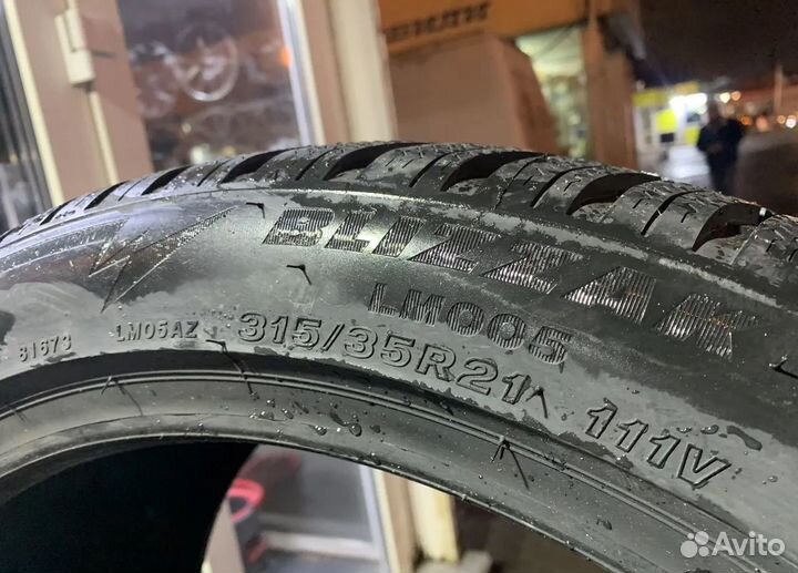 Bridgestone Blizzak LM-005 275/40 R21 и 315/35 R21 107V