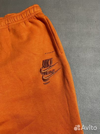 Спортивные штаны Nike